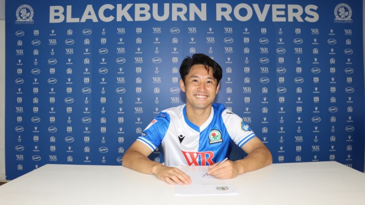 PG电子官方直营-布莱克本签下日本国脚森下龙矢，三年合约从华沙莱吉亚转会