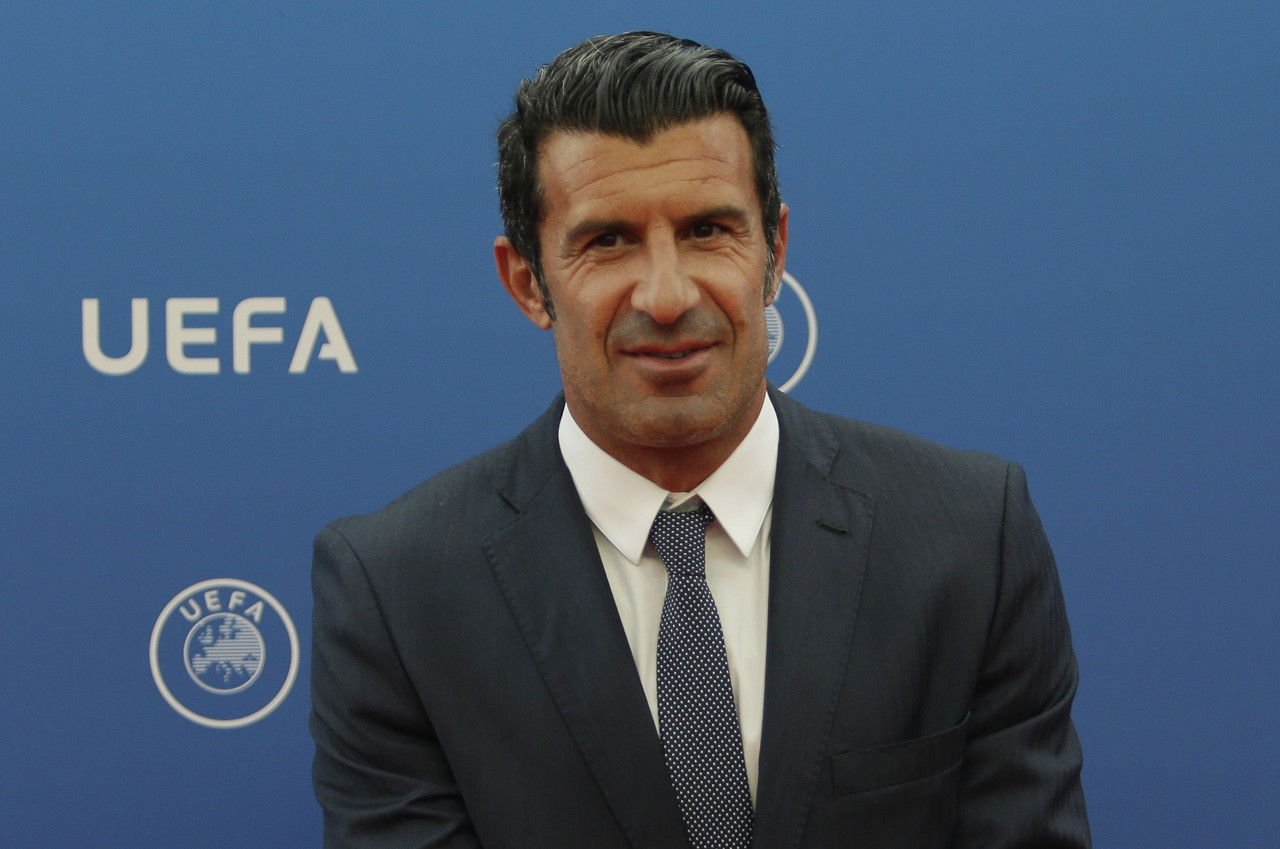 菲戈巧妙回应：皇马巴萨哪家球衣更适合我？这取决于剪裁风格